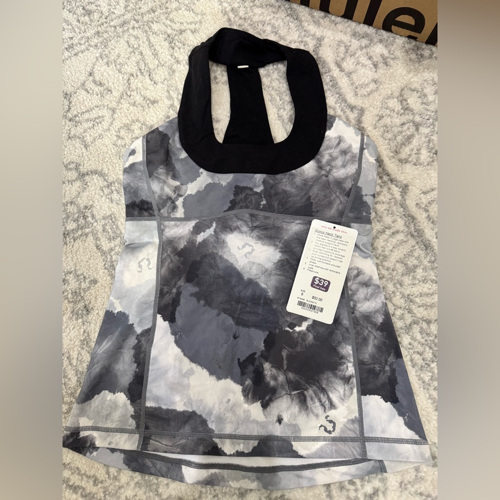 Lululemon Scoop neck Monochrome Tank Top